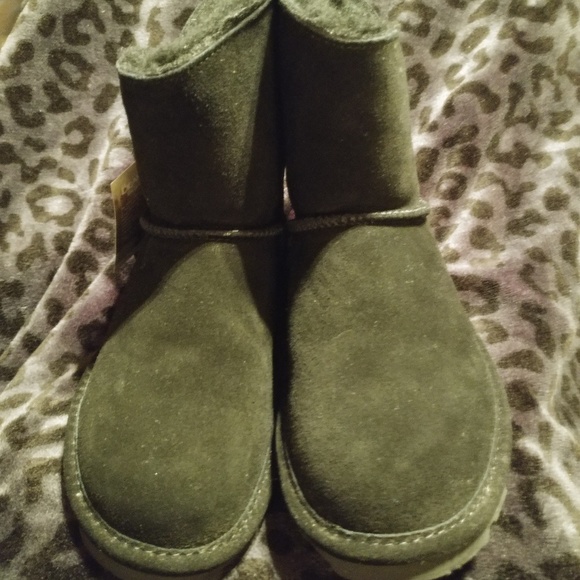 NIB Bearpaw Margaery boots - Picture 2 of 6